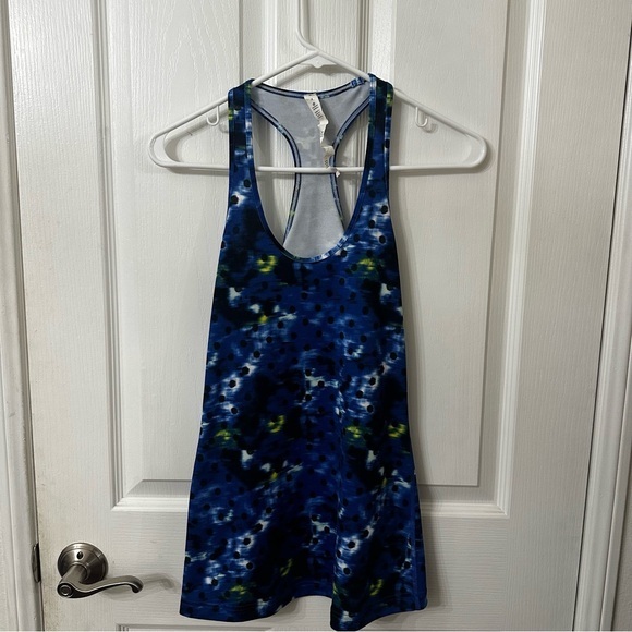 lululemon athletica Tops - LULULEMON Women’s Blue Camo Racerback Tank Top, size 4